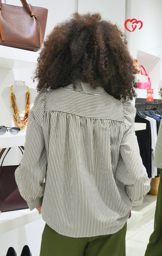 Camicia a righe con fiocco