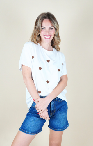 T-shirt bianca cuori marroni