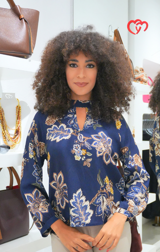 Blusa fantasia  con scollo a goccia