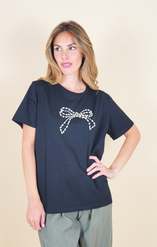 T-shirt con fiocco gioiello nero