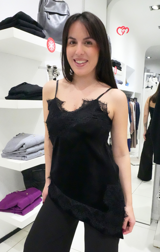 top in velluto con inserti in pizzo nero