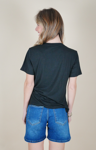 T-shirt con fiori frontali nero