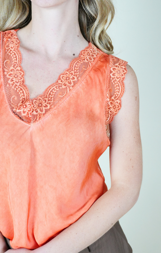 Top con pizzo coccio