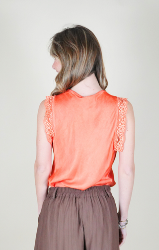 Top con pizzo coccio
