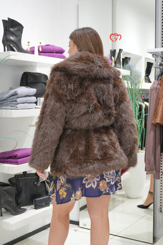 Pelliccia marrone con cintura