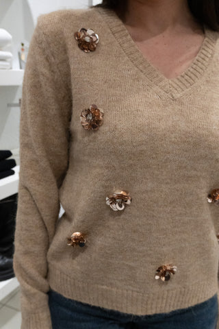 Maglioncino con applicazioni floreali beige