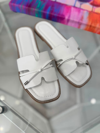 Ciabatta eco pelle con fiocco bianche