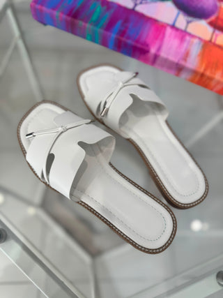 Ciabatta eco pelle con fiocco bianche